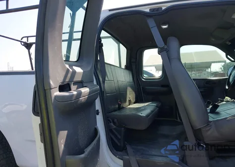 2001 Ford F-150 Lariat/Xl/Xlt z USA, uszkodzony, nr VIN 1FTRX17W91NB10732